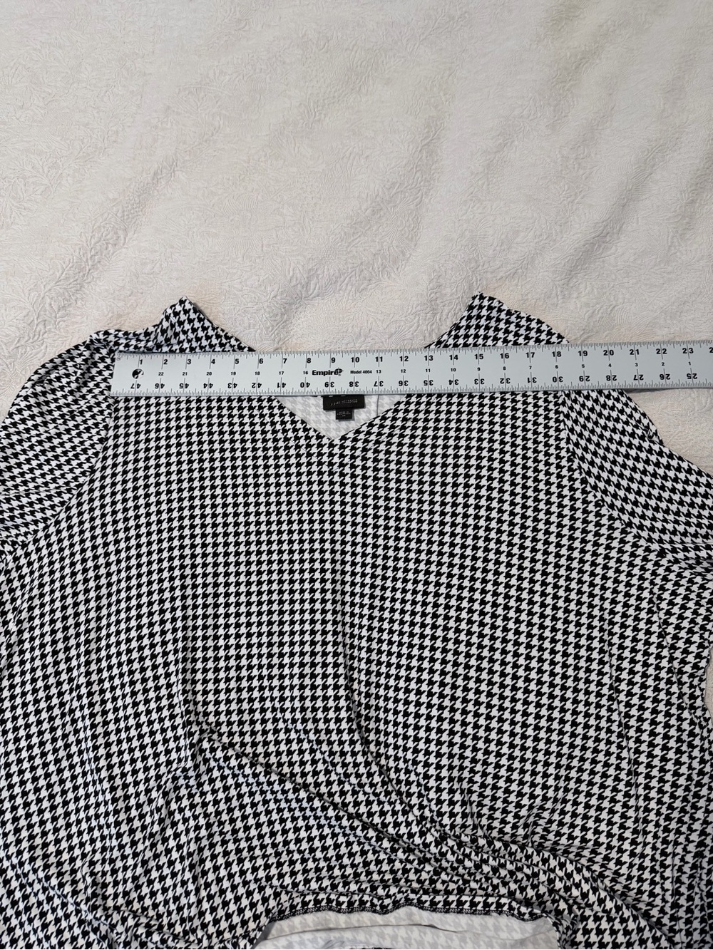 Black & White Wearever Collection Houndstooth V-Neck Women's Top 4X - Picture 5 of 12
